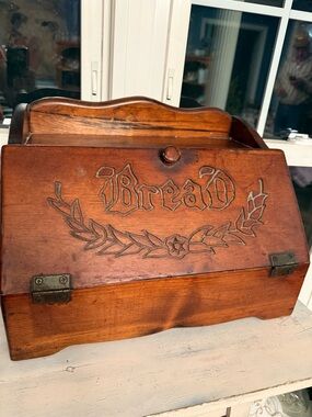 Vintage Solid Wood Bread Basket Cottagecore Grannycore Cabincore Farmhouse